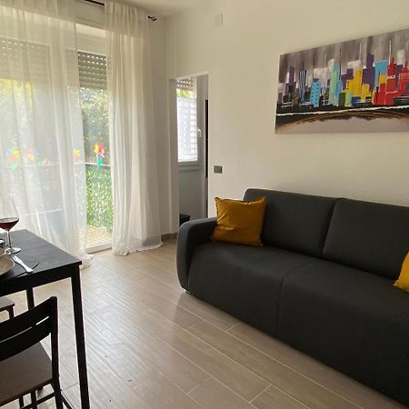 Moderno Ed Elegante Loft Con Balcone Leilighet Milano Eksteriør bilde