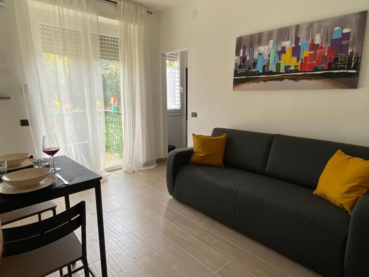 Moderno Ed Elegante Loft Con Balcone Leilighet Milano Eksteriør bilde