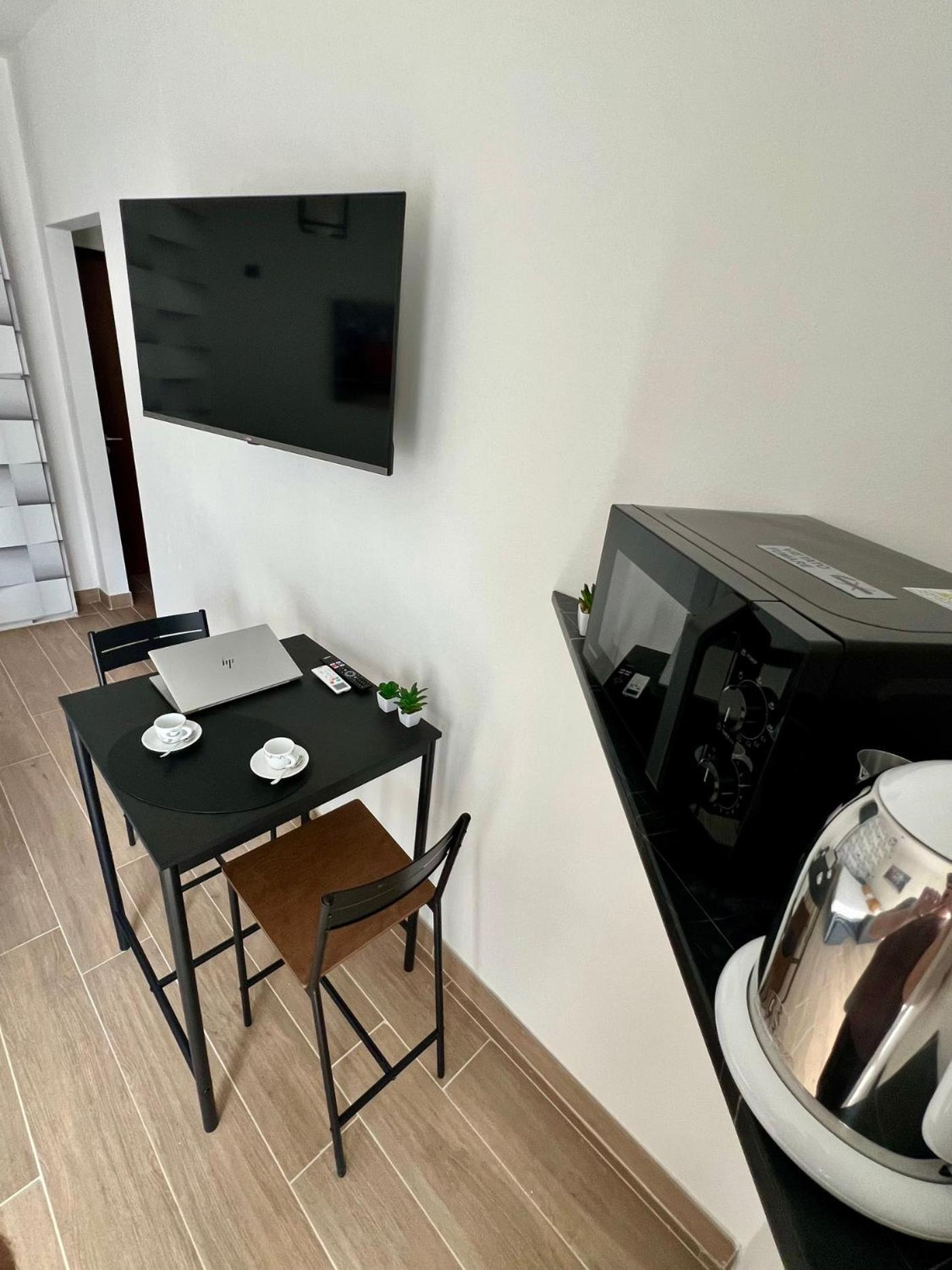 Moderno Ed Elegante Loft Con Balcone Leilighet Milano Eksteriør bilde