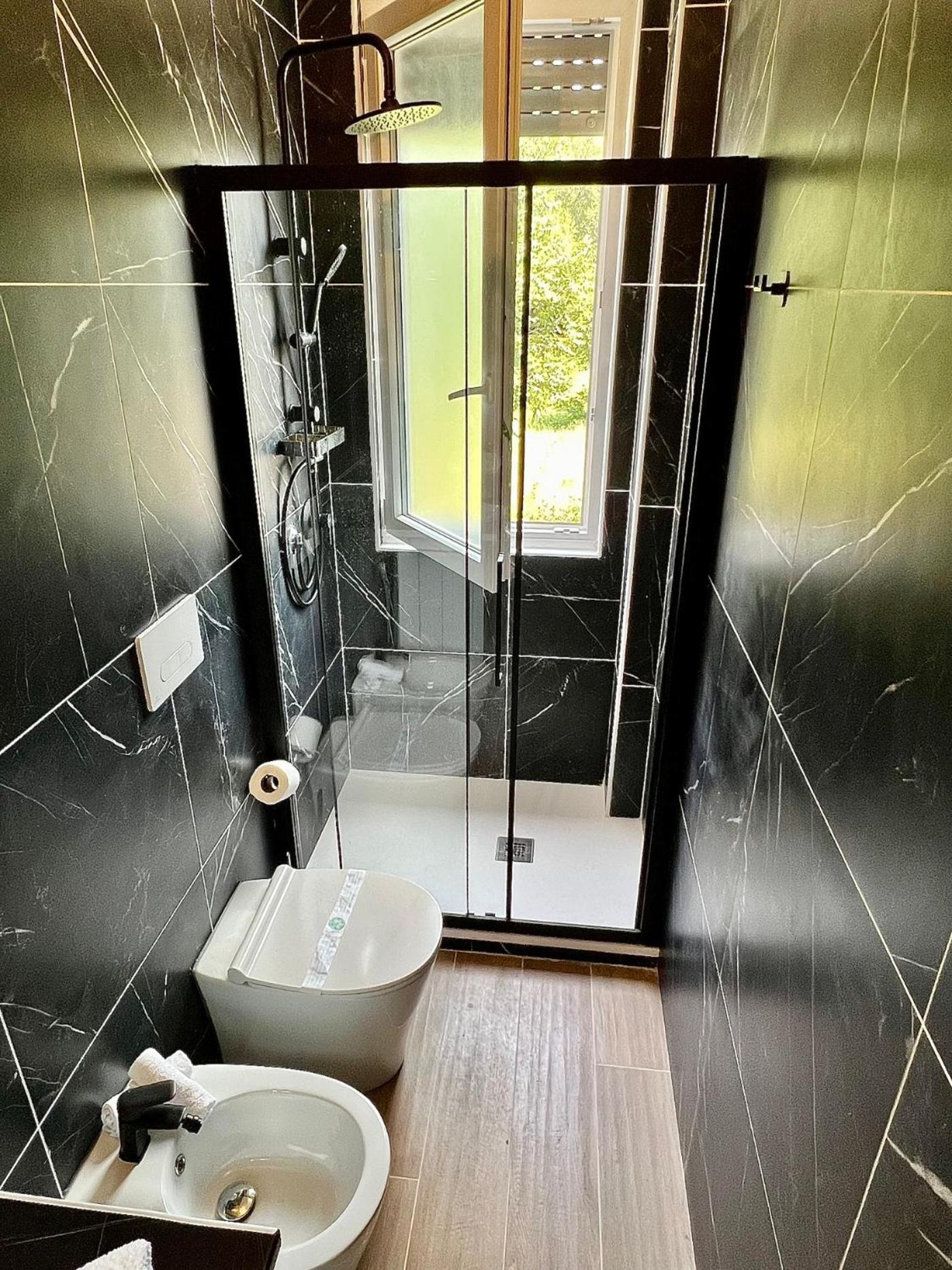 Moderno Ed Elegante Loft Con Balcone Leilighet Milano Eksteriør bilde
