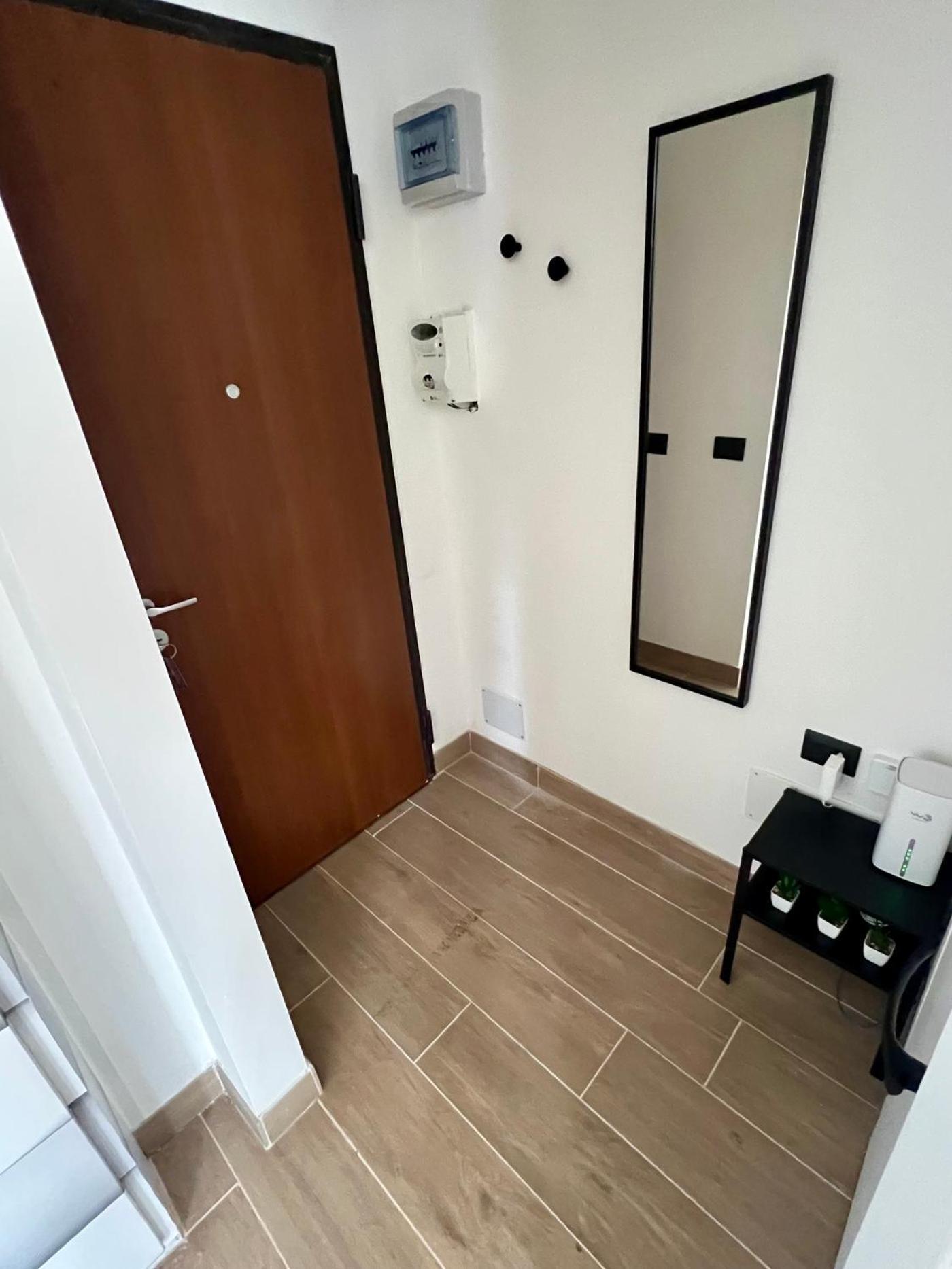 Moderno Ed Elegante Loft Con Balcone Leilighet Milano Eksteriør bilde